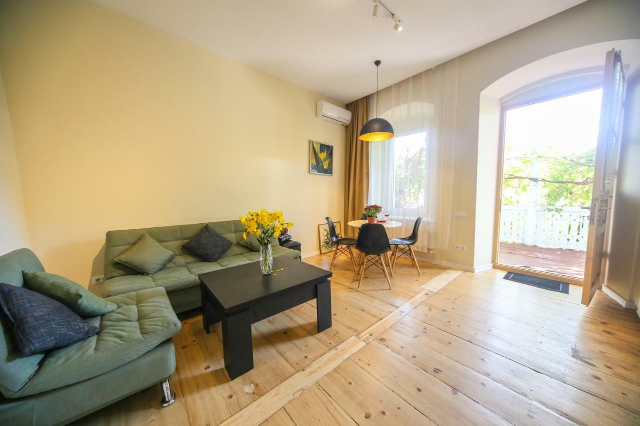 Parajhouse Appartamento Tbilisi Esterno foto